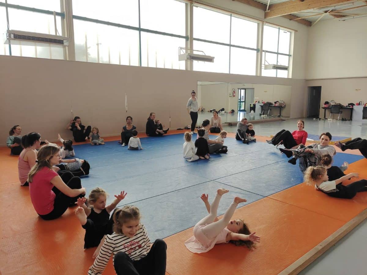 Lire la suite à propos de l’article Atelier parent/enfant Danse/Yoga