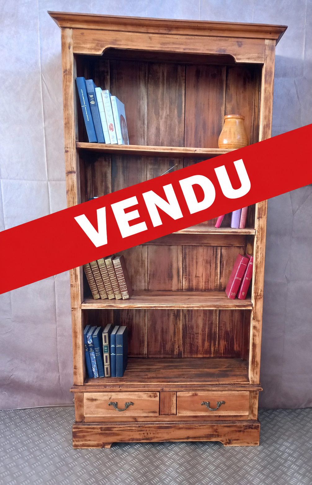 Lire la suite à propos de l’article Bibliothèque vendu